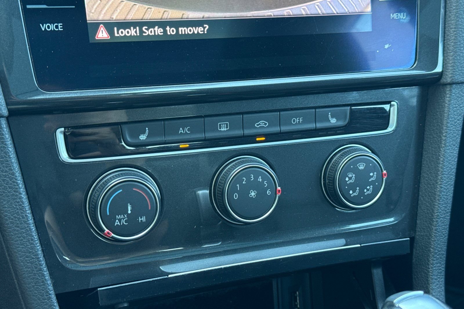 Used 2019 Volkswagen Golf S FWD image 20