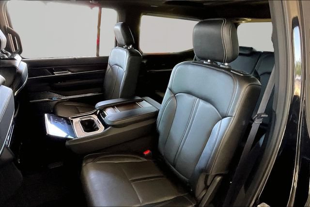 Used 2023 Jeep Grand Wagoneer 4WD w/ Convenience Group III image 16