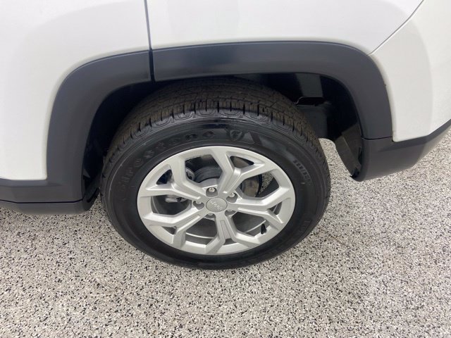Used 2024 Jeep Compass Latitude AWD/4WD image 7