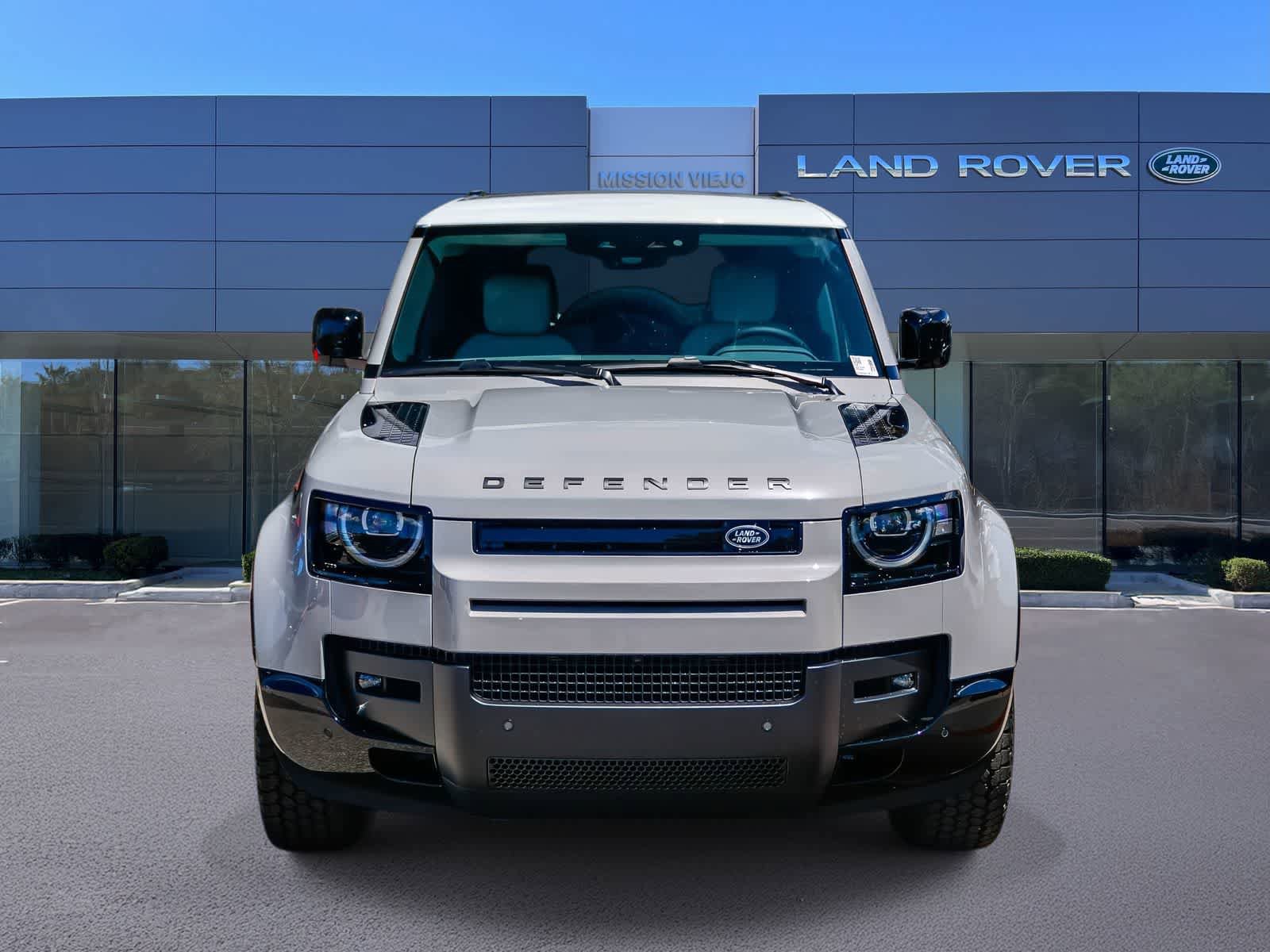 New 2026 Land Rover Defender 110 X-Dynamic SE AWD/4WD image 2