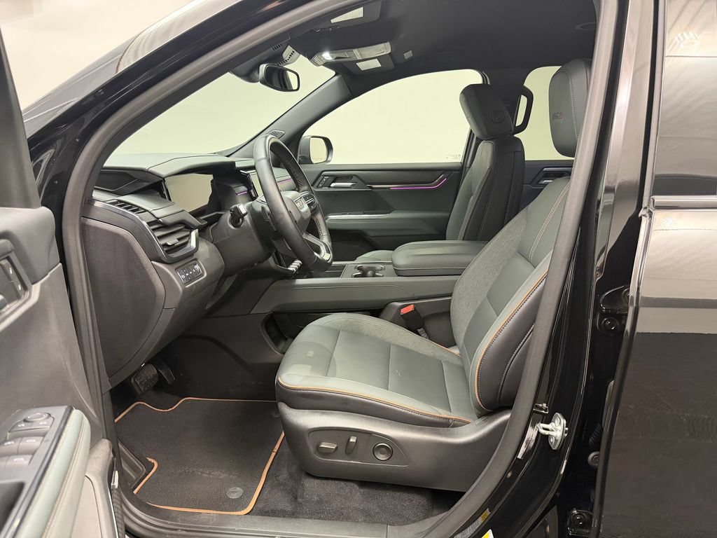 Used 2025 GMC Acadia AT4 AWD/4WD image 5