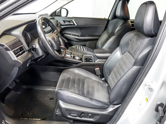 Used 2022 Mitsubishi Outlander SE image 12