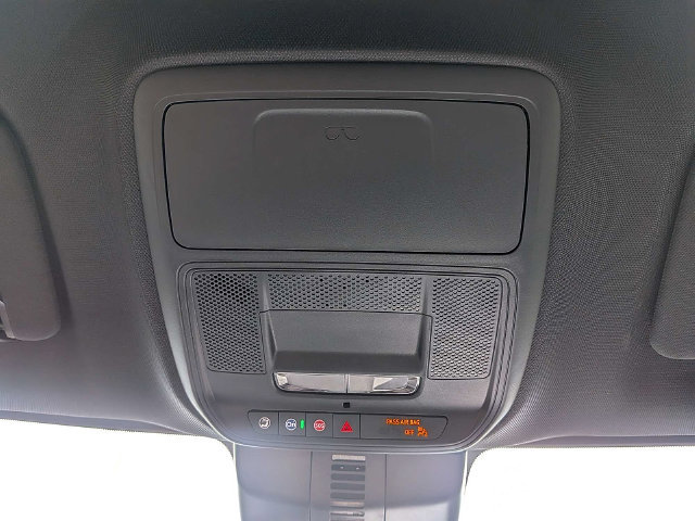 Used 2026 Chevrolet Traverse LT w/ Driver Confidence Package FWD image 24