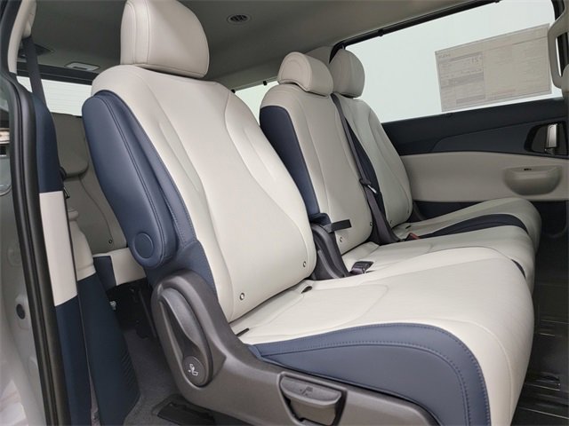 New 2026 Kia Carnival EX image 18