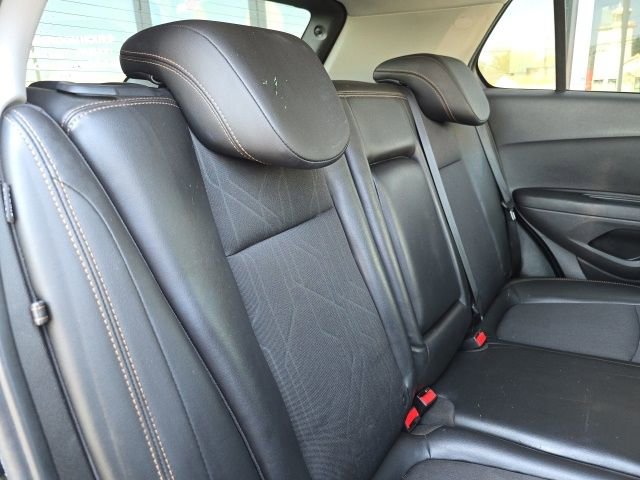 Used 2017 Chevrolet Trax LT w/ Sun & Sound Package image 38