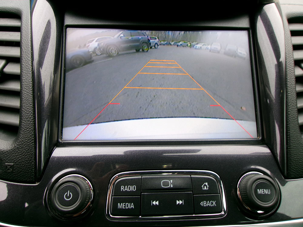 Used 2015 Chevrolet Impala LT w/ Convenience Package image 16