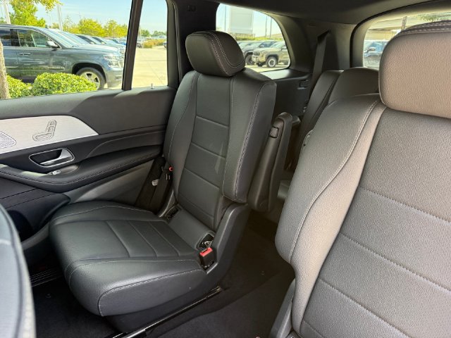 Used 2025 Mercedes-Benz GLS 450 4MATIC image 27