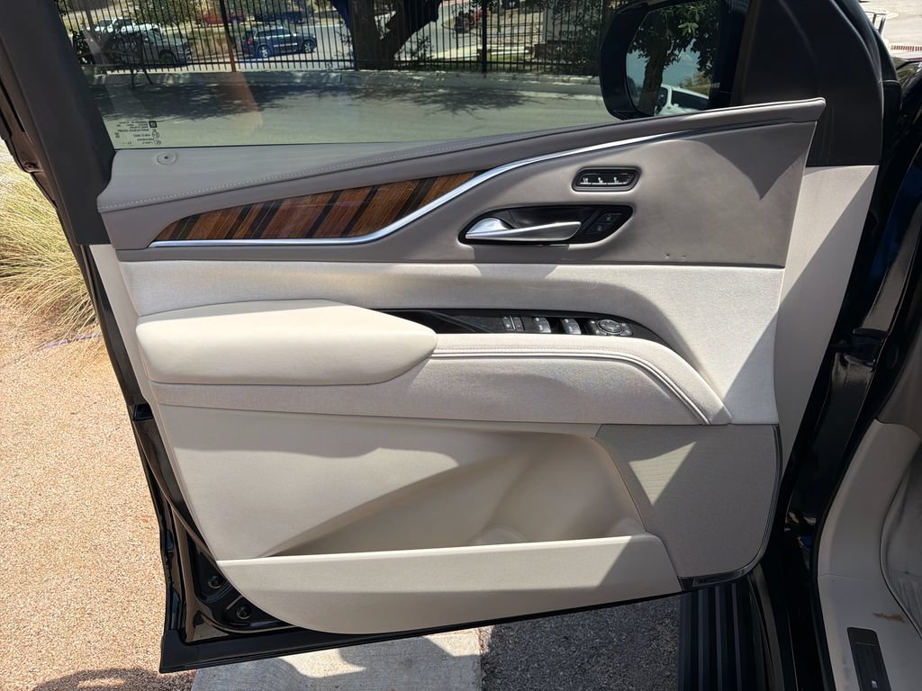 Used 2024 Cadillac Escalade Sport Platinum w/ LPO, Floor Liner Package AWD/4WD image 21