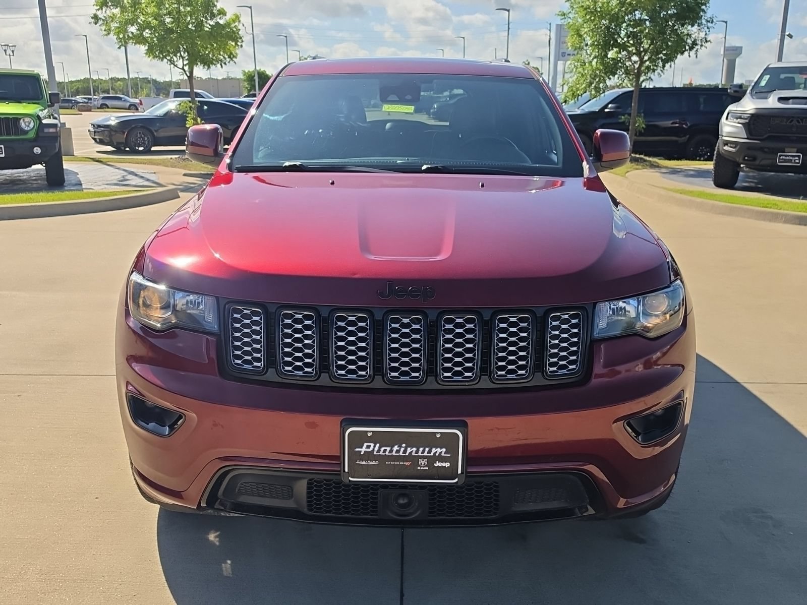 Used 2020 Jeep Grand Cherokee Altitude RWD image 8