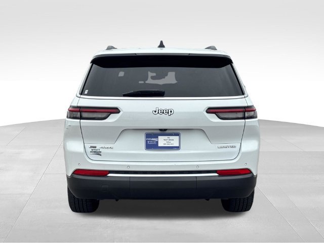 Used 2022 Jeep Grand Cherokee L Limited AWD/4WD image 5