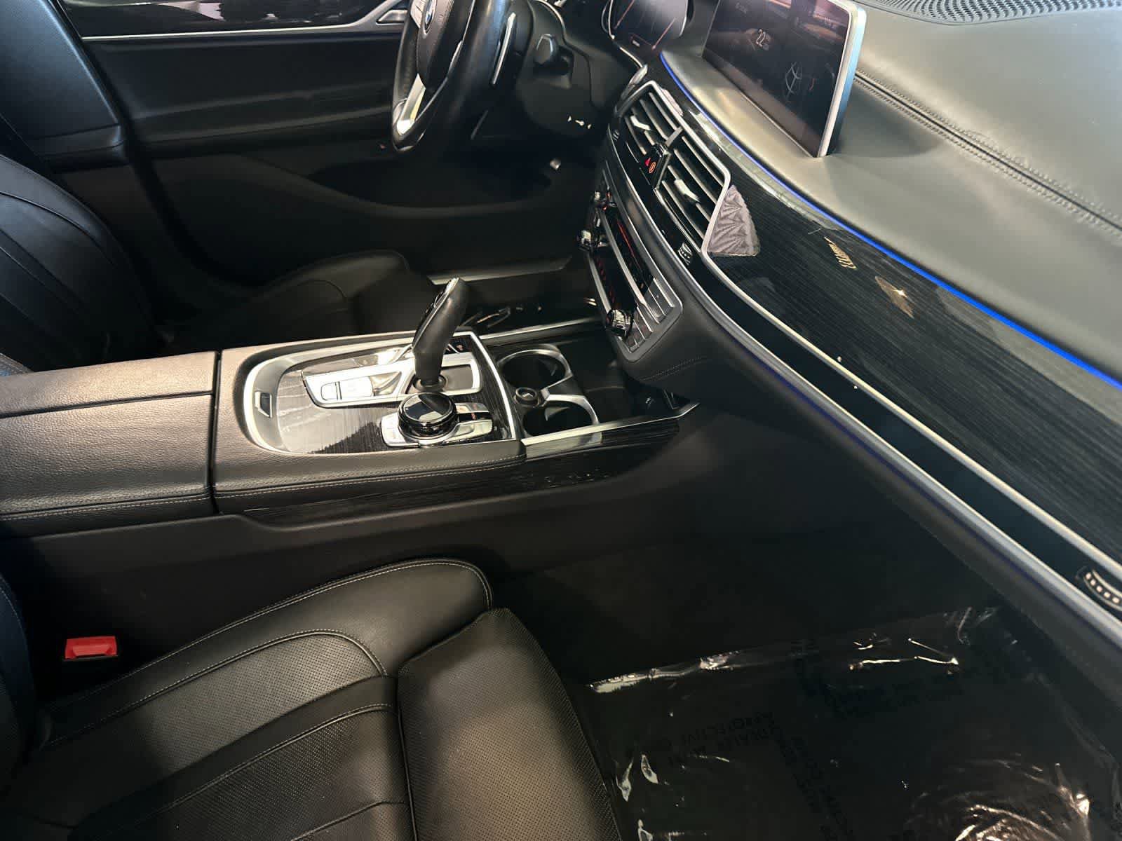 Used 2019 BMW 740i w/ Executive Package RWD image 16