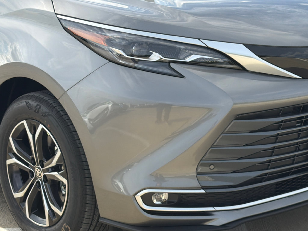 New 2026 Toyota Sienna Platinum AWD/4WD image 12