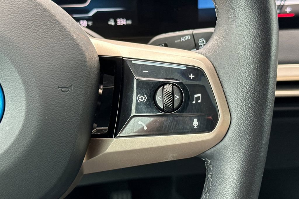 Used 2023 BMW iX xDrive50 w/ Convenience Package image 29