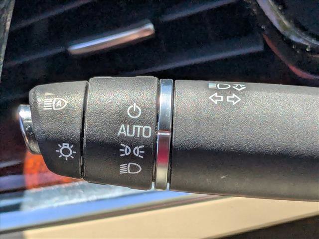 Used 2017 Cadillac XT5 Luxury w/ Driver Awareness Package FWD image 10