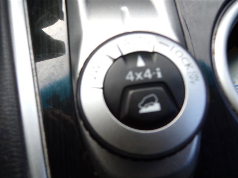 Used 2016 Nissan Pathfinder SV image 32