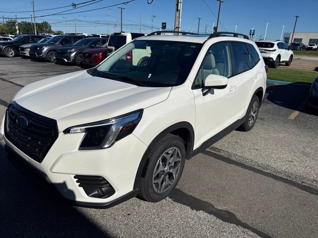 Used 2024 Subaru Forester Premium AWD/4WD image 1