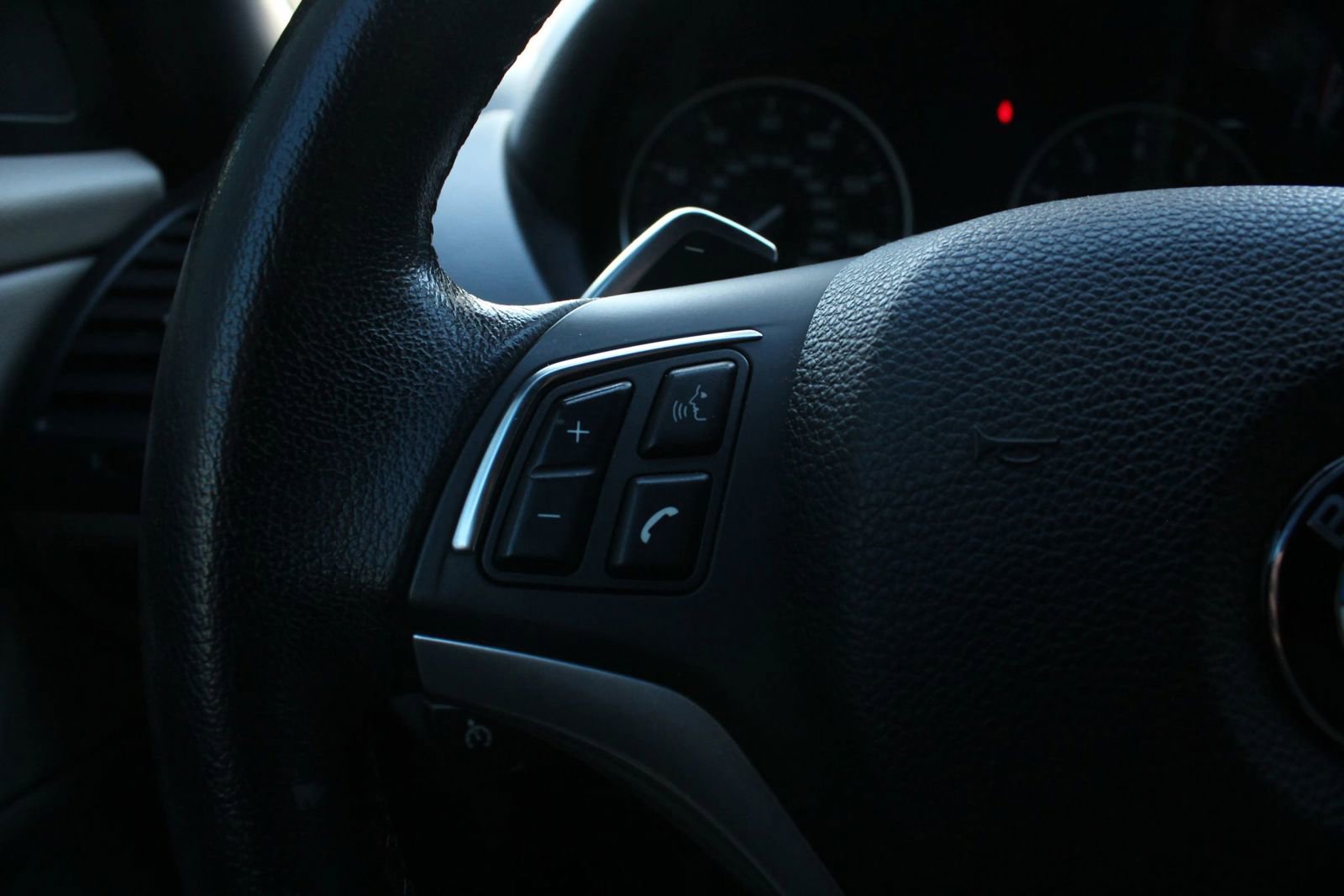 Used 2012 BMW 135i Convertible RWD image 21