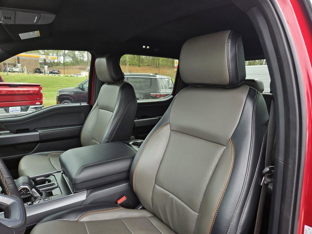 Used 2025 Ford F150 Lariat w/ Equipment Group 501A Mid image 12