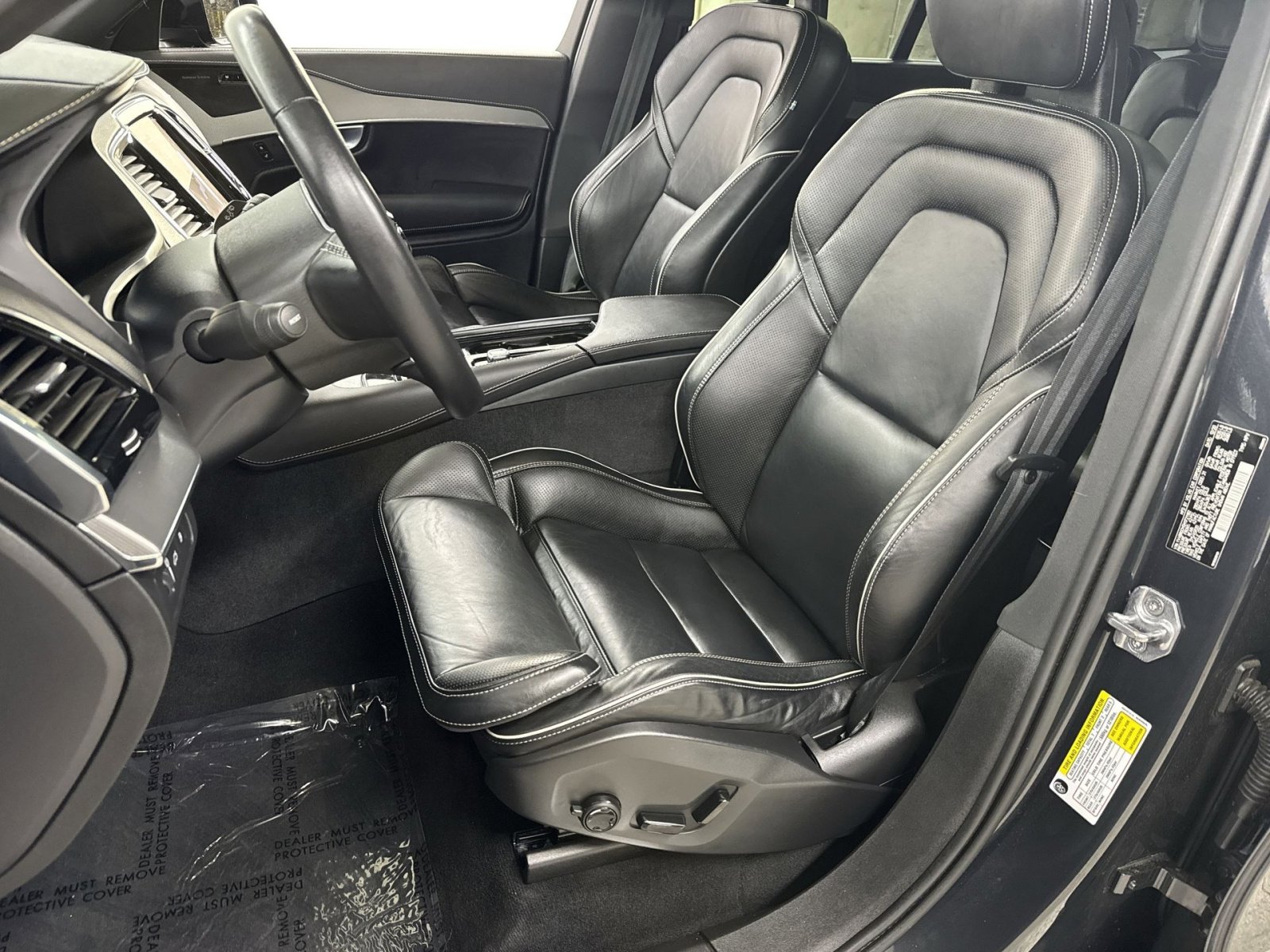 Used 2021 Volvo XC90 T8 R-Design AWD/4WD image 14