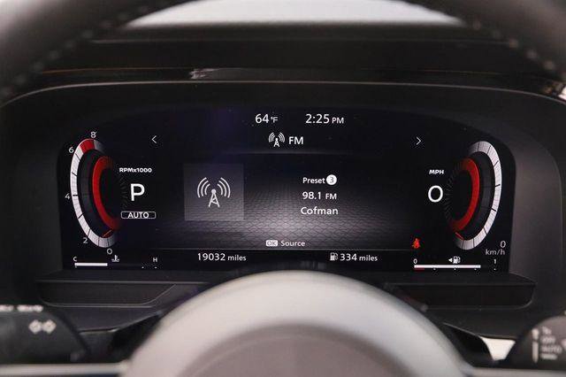 Used 2024 Nissan Pathfinder Platinum AWD/4WD image 16
