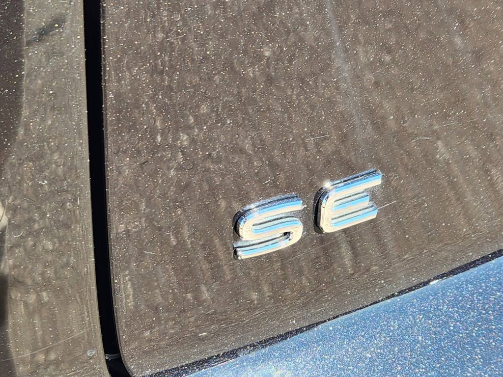 Used 2024 Volkswagen Atlas Cross Sport SE image 30