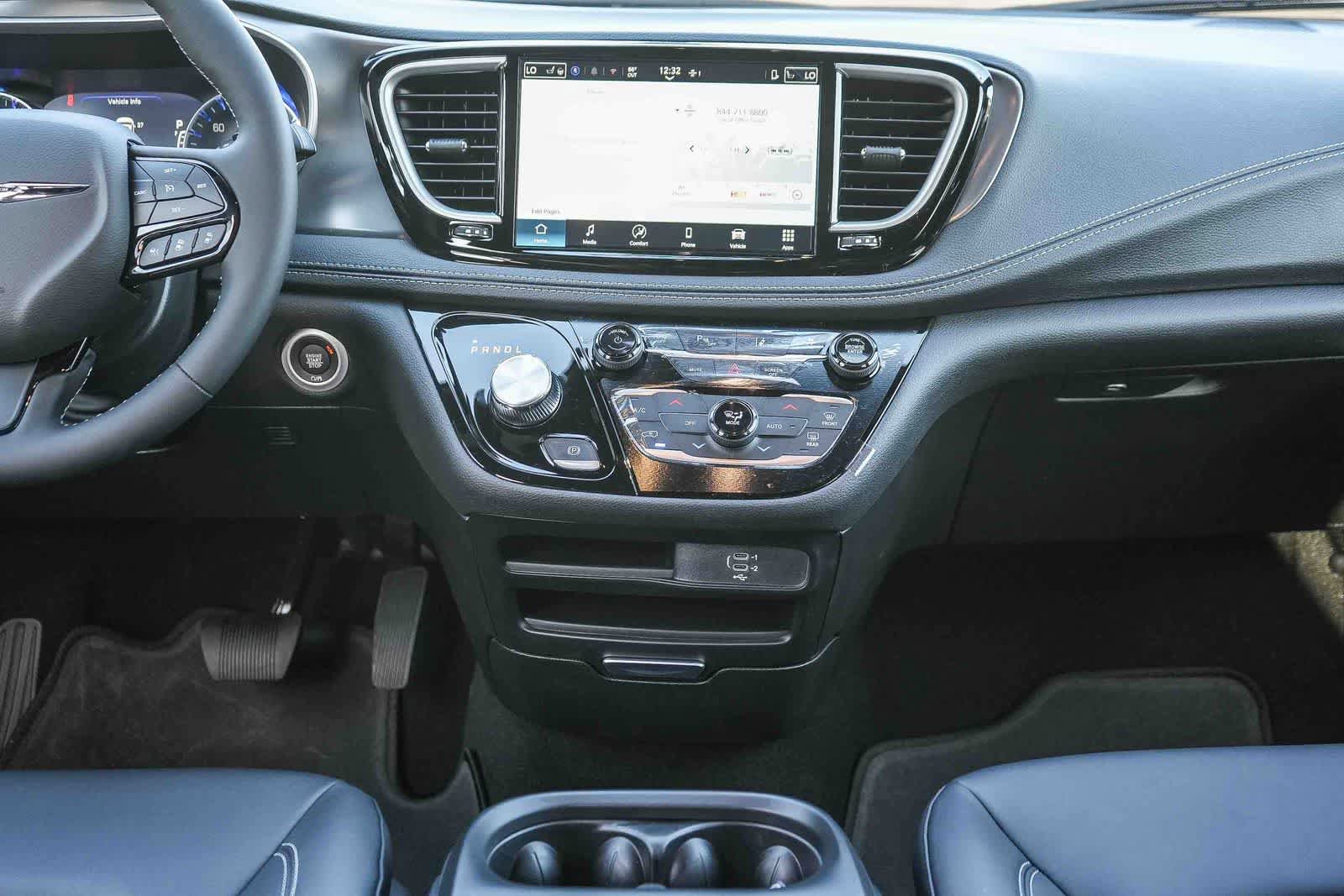 New 2026 Chrysler Pacifica Select FWD image 15
