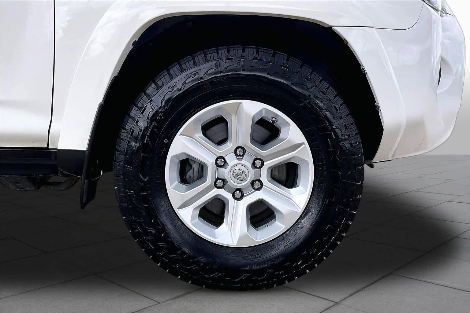 Used 2014 Toyota 4Runner SR5 Premium RWD image 11