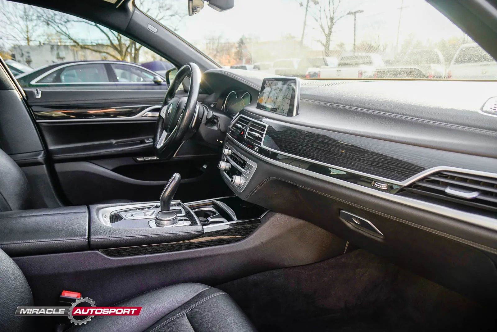 Used 2018 BMW 740i w/ M Sport Package image 31