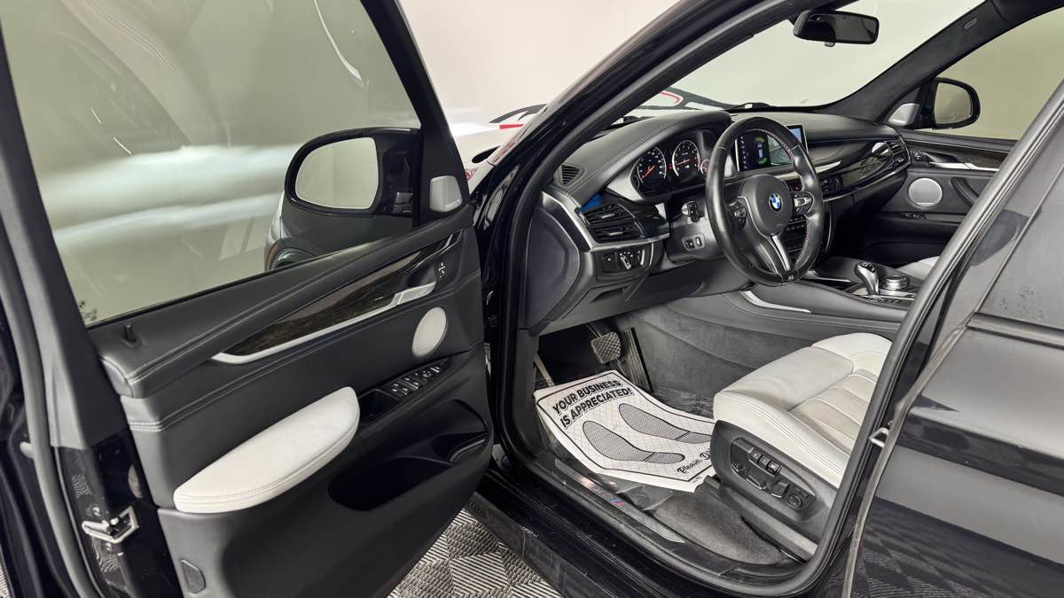 Used 2018 BMW X5 M w/ Executive Package AWD/4WD image 10