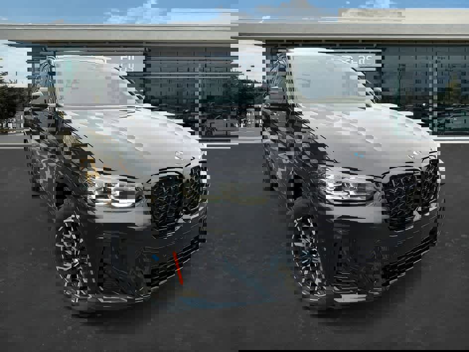 Certified 2023 BMW X4 xDrive30i w/ M Sport Package image 3