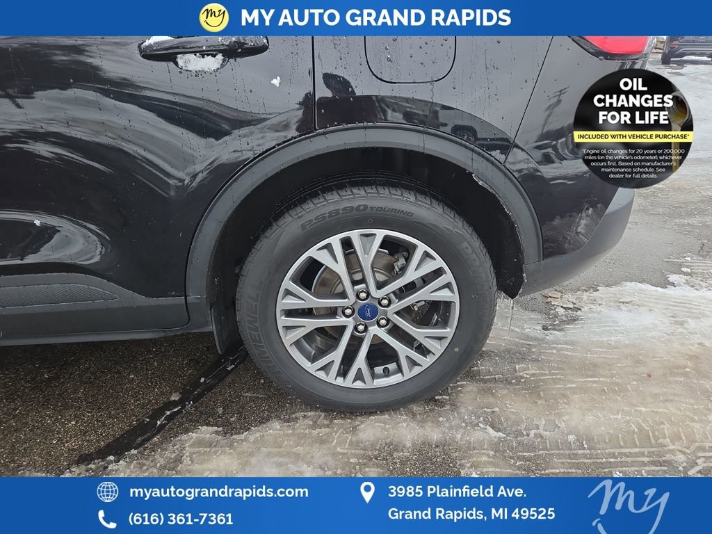 Used 2022 Ford Escape SEL w/ Technology Package image 32
