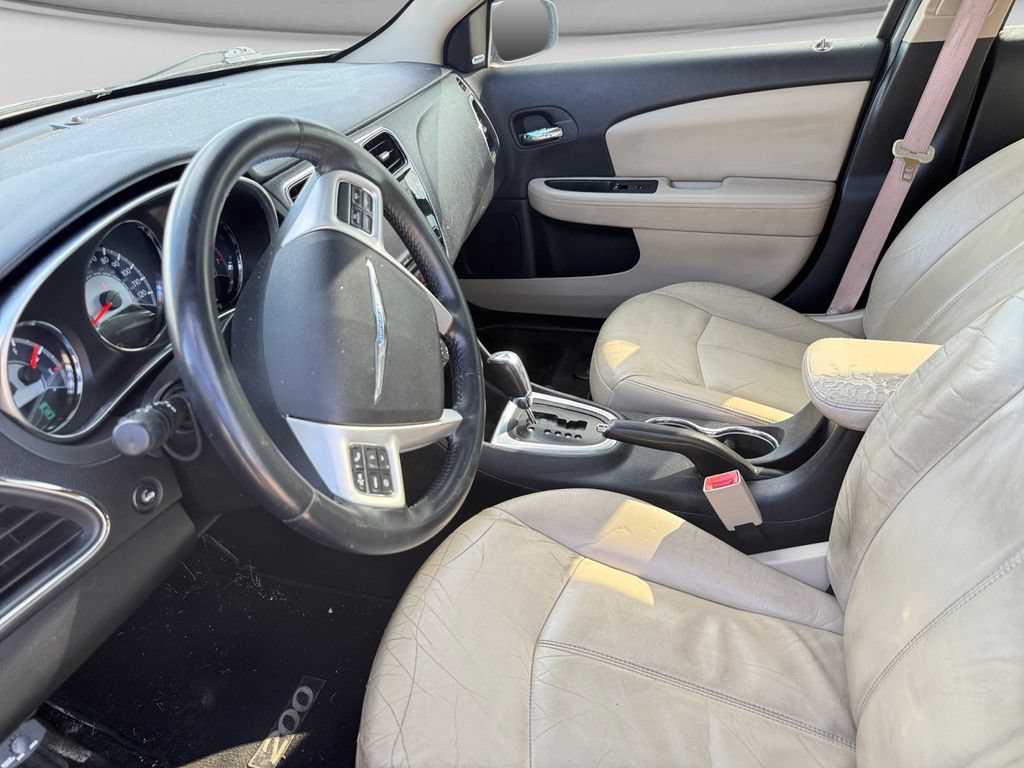 Used 2013 Chrysler 200 Limited w/ Sun/Sound Group FWD image 18
