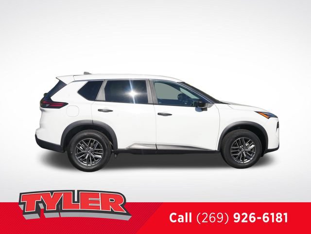 Used 2024 Nissan Rogue S FWD image 9