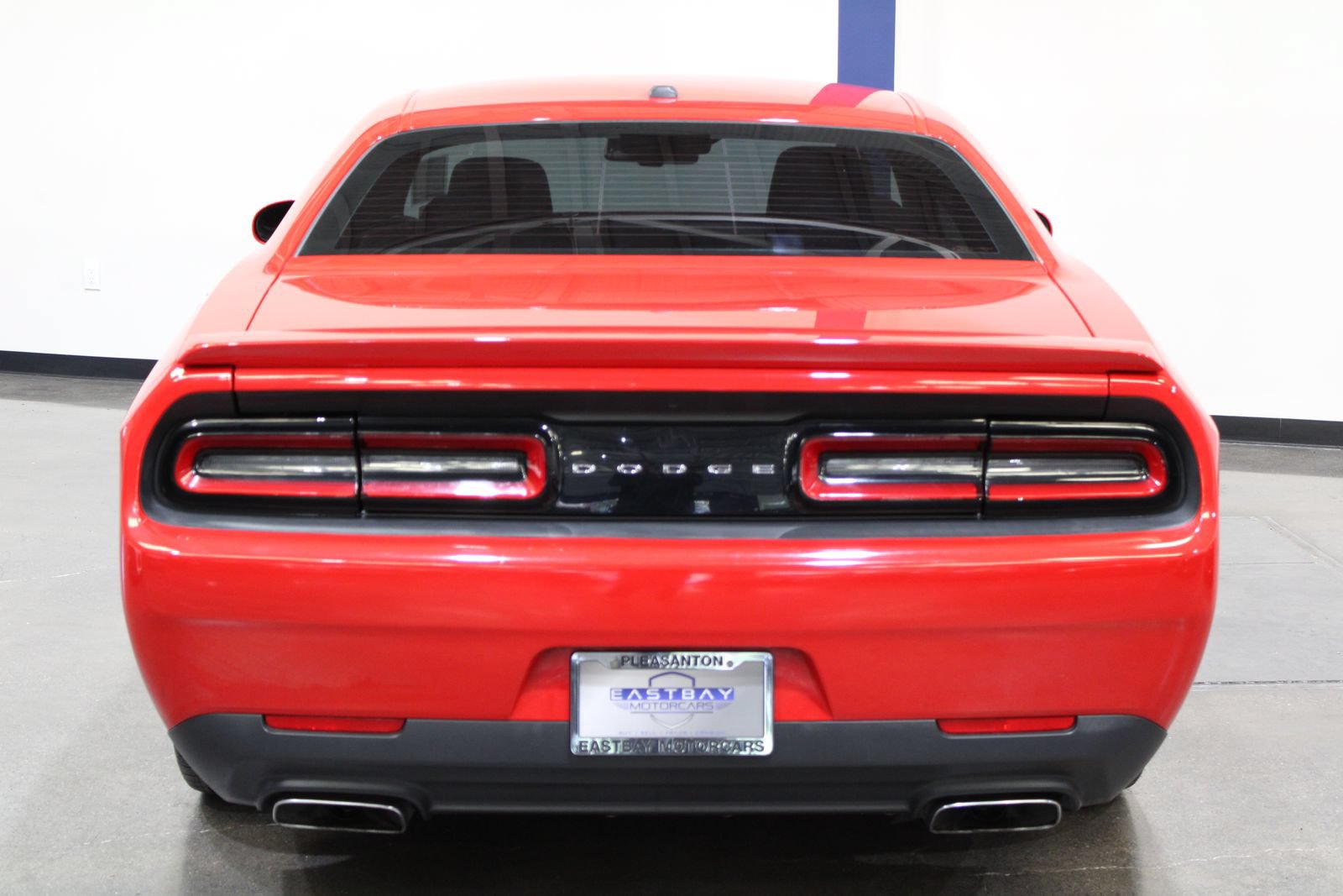 Used 2015 Dodge Challenger R/T w/ Quick Order Package 28B R/T RWD image 10
