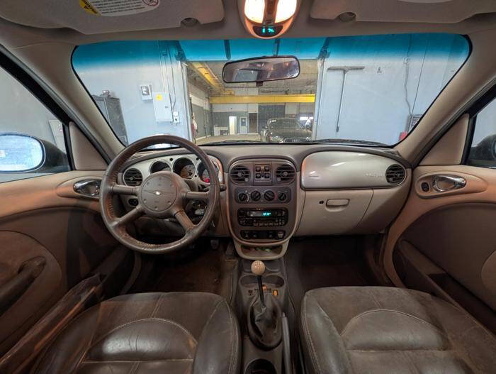 Used 2001 Chrysler PT Cruiser FWD image 32