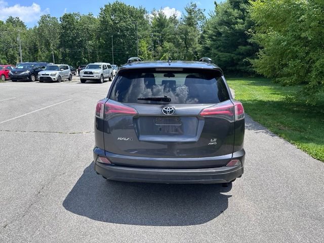 Used 2018 Toyota RAV4 LE AWD/4WD image 4