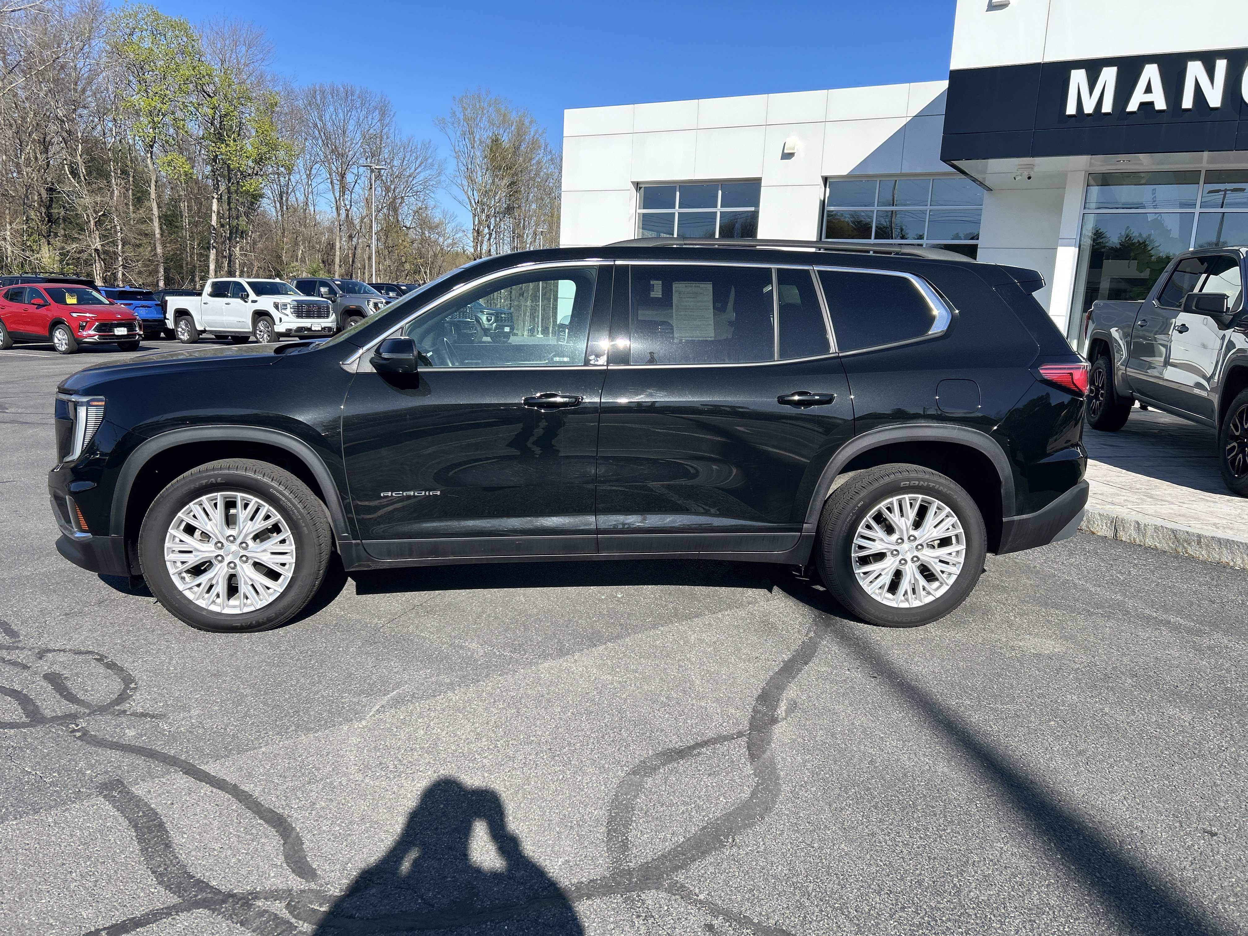 Certified 2024 GMC Acadia Elevation AWD/4WD image 2