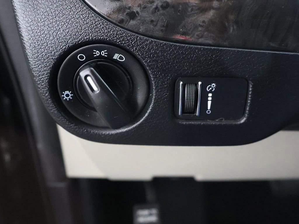Used 2016 Dodge Grand Caravan American Value Package image 22