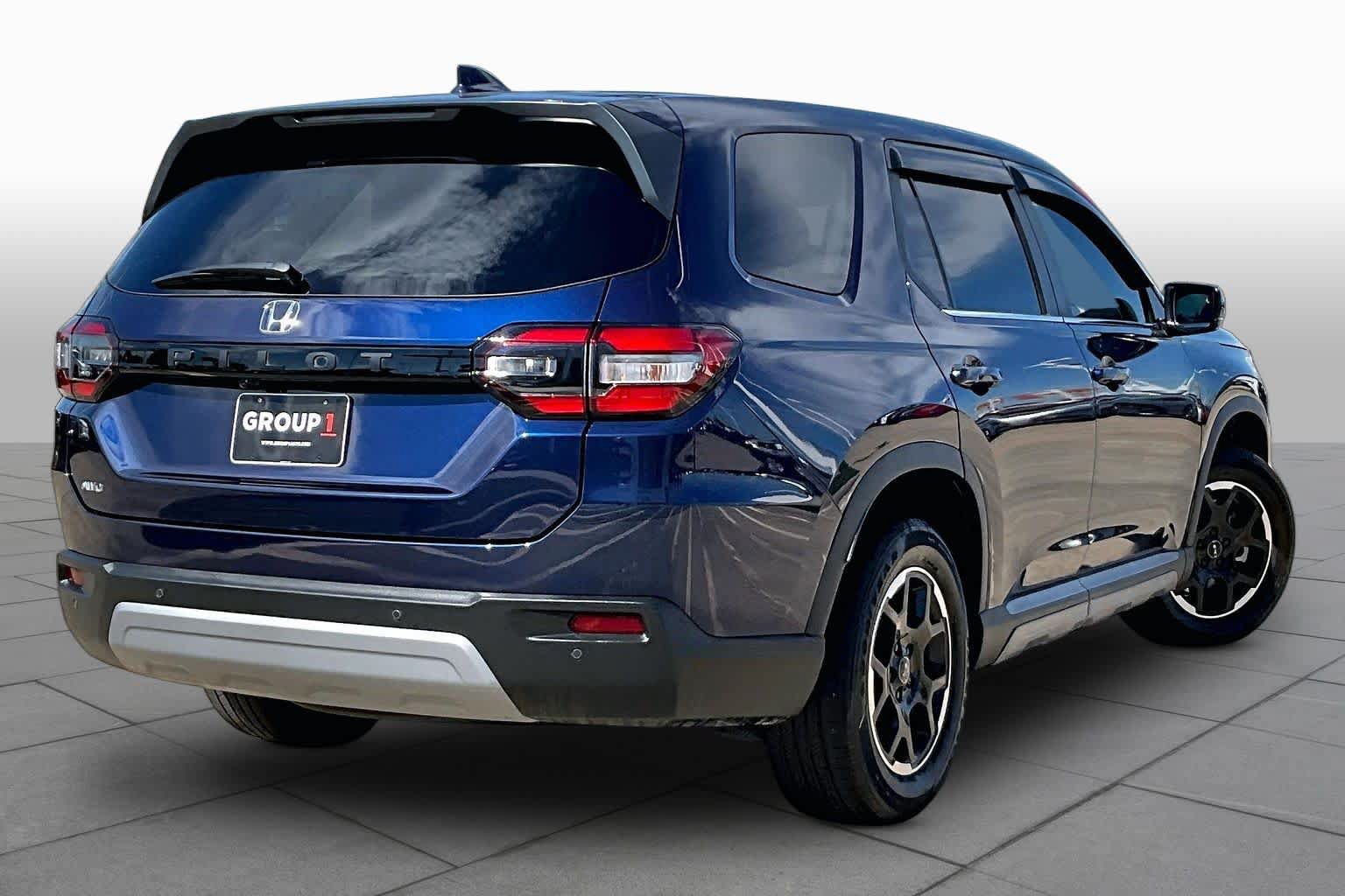 Used 2025 Honda Pilot EX-L image 13