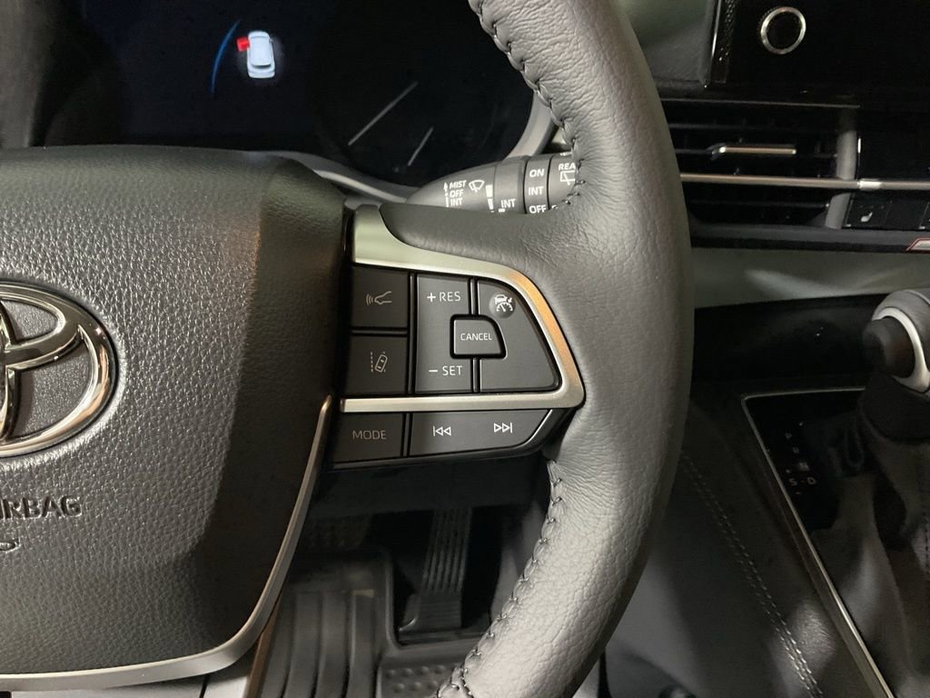 New 2026 Toyota Sienna XLE image 28