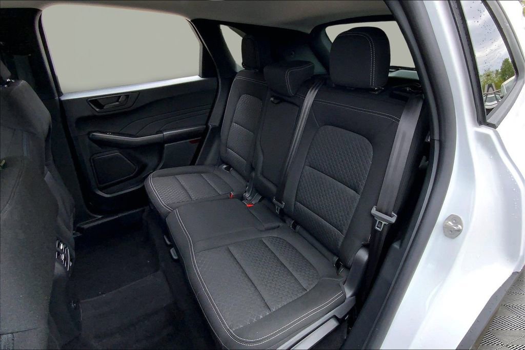 Used 2025 Ford Escape Active w/ Cold Weather Package image 16