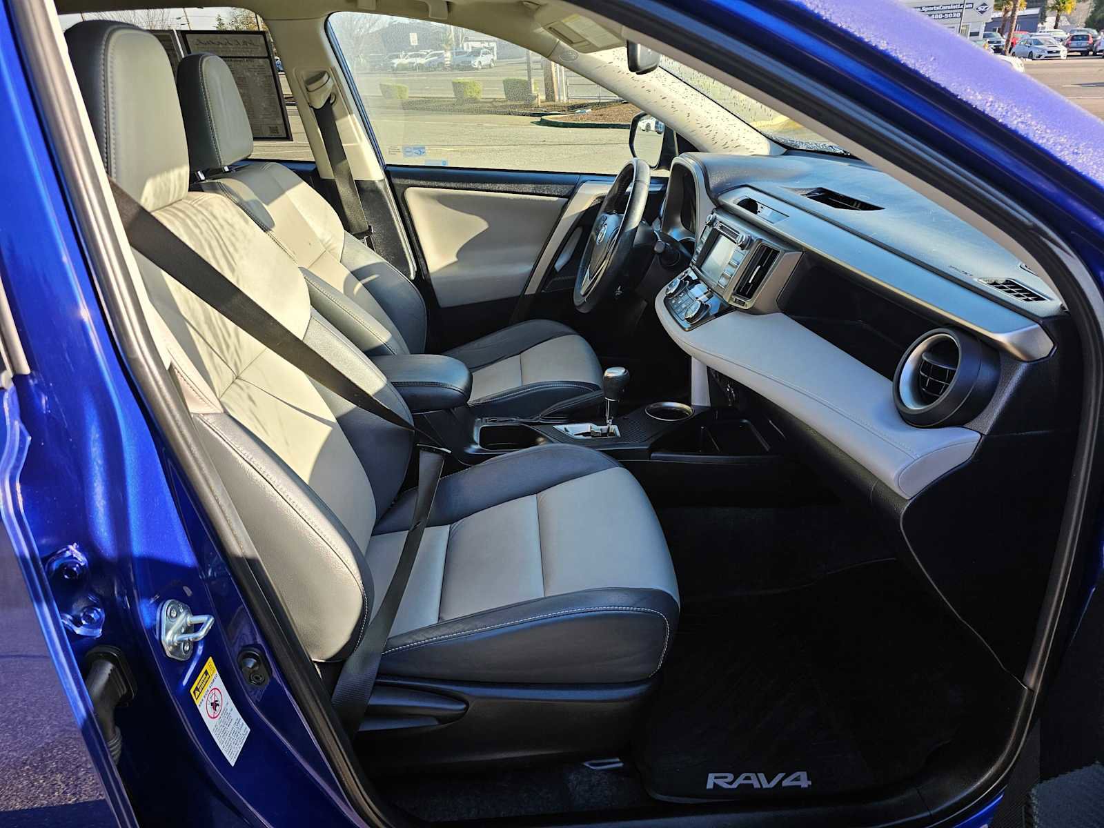 Used 2015 Toyota RAV4 Limited image 11