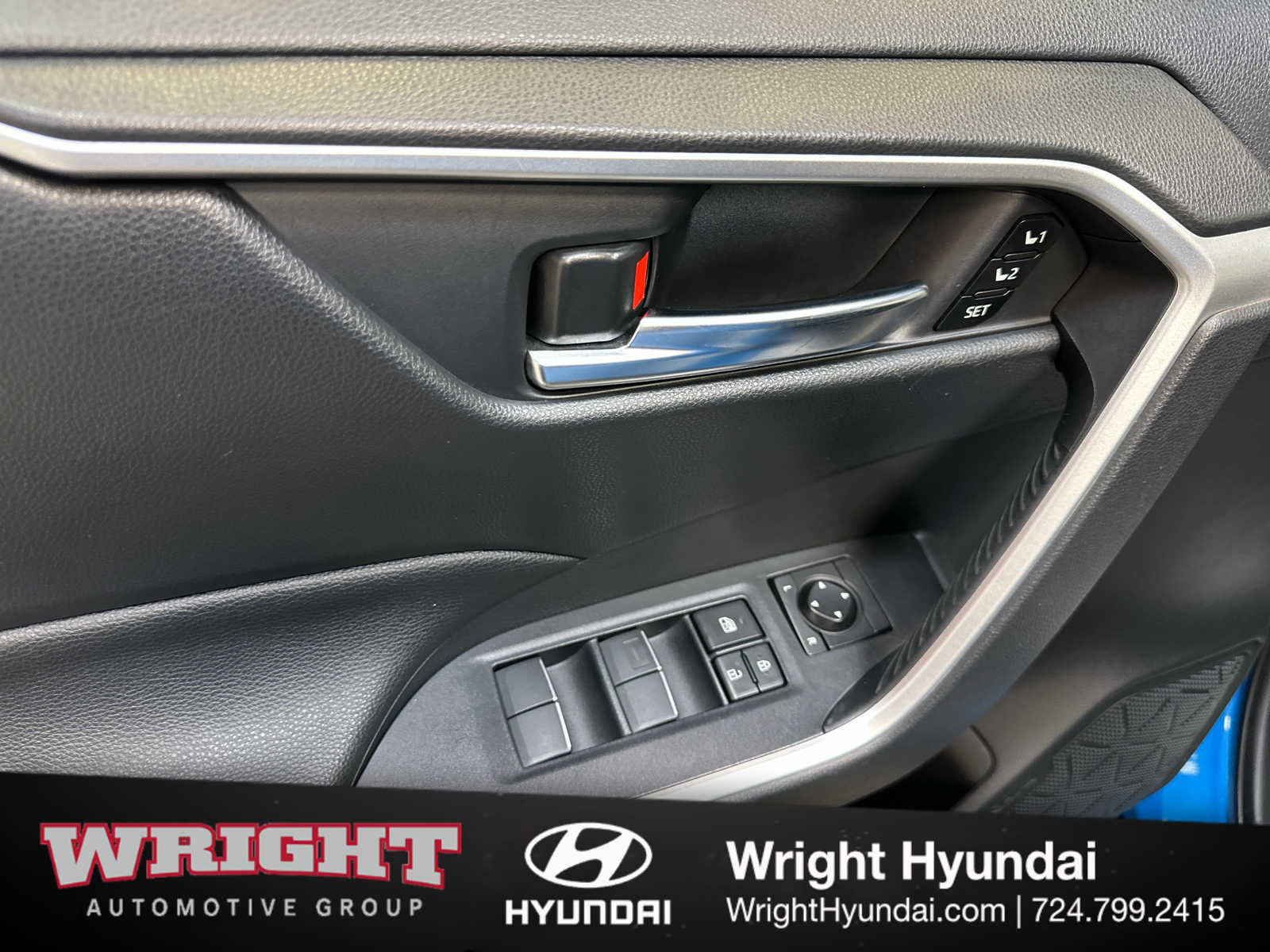 Used 2021 Toyota RAV4 XLE Premium image 10