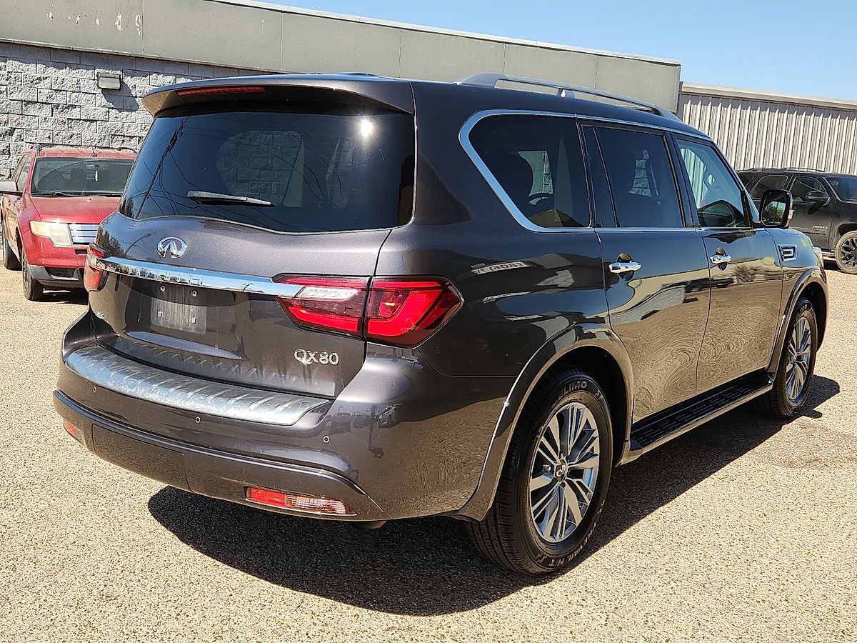 Used 2024 INFINITI QX80 Luxe image 3
