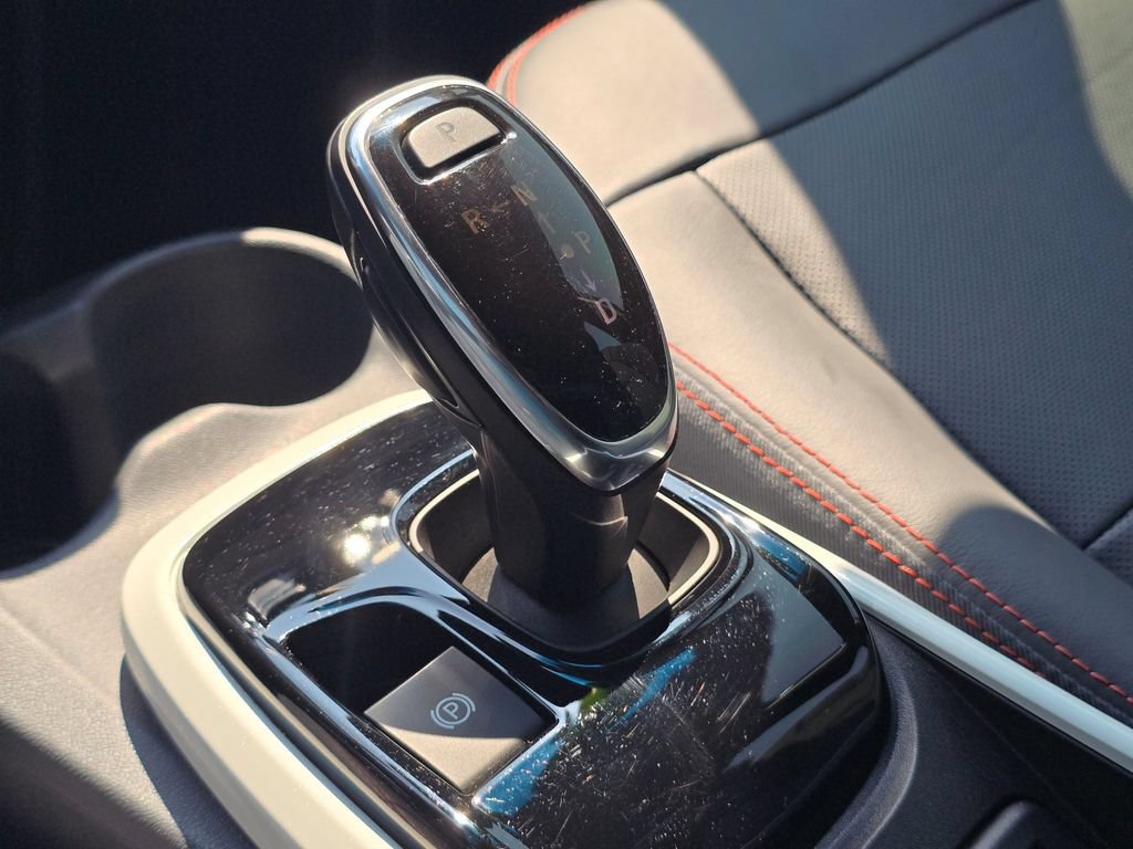 Used 2020 Chevrolet Bolt Premier w/ Infotainment Package FWD image 28