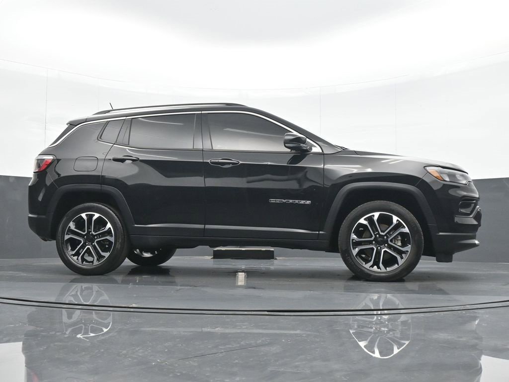 Used 2022 Jeep Compass Limited image 22