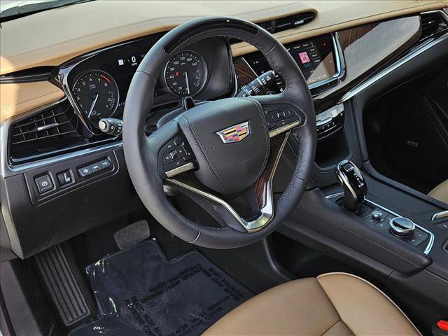 Used 2025 Cadillac XT6 Premium Luxury w/ Platinum Package image 10