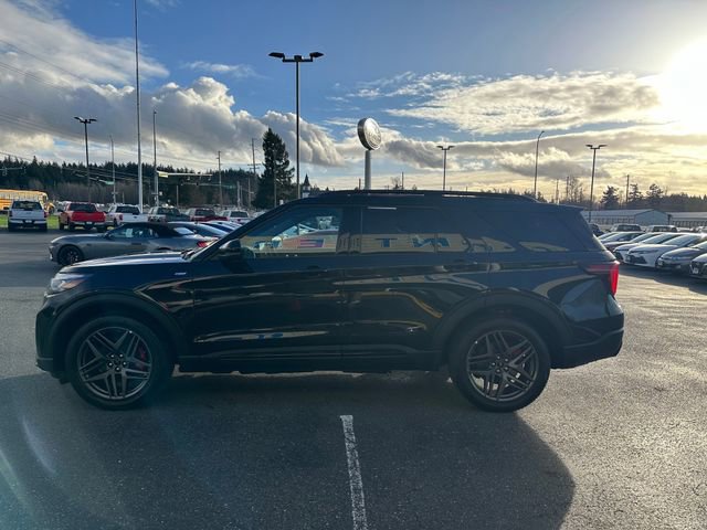 Used 2025 Ford Explorer ST-Line w/ ST-Line Street Pack image 6