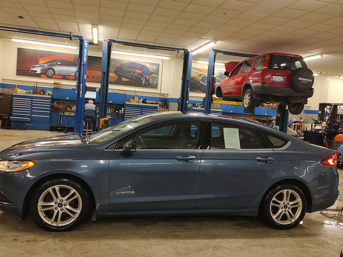 Used 2018 Ford Fusion SE FWD image 22