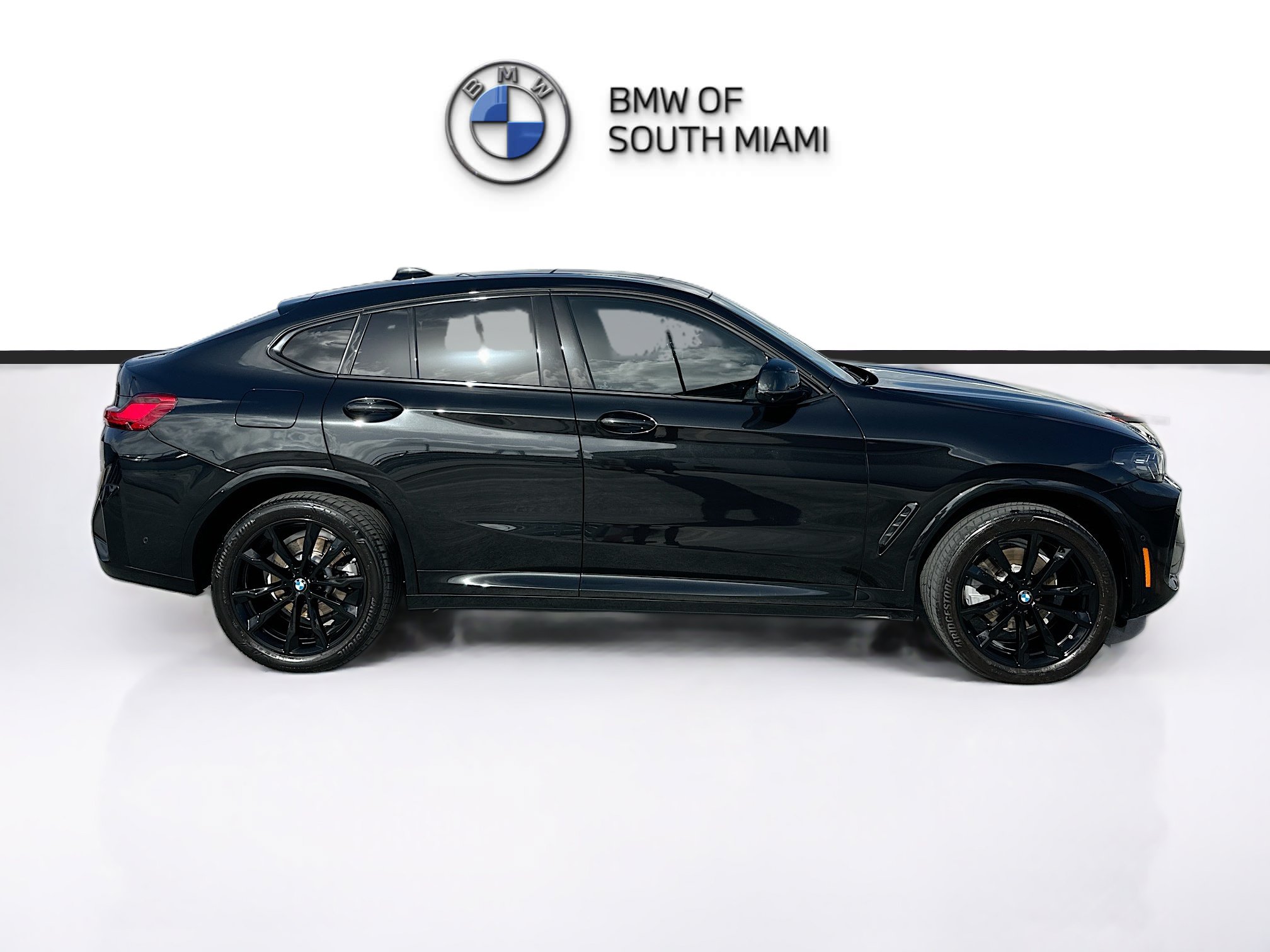 Used 2025 BMW X4 xDrive30i w/ M Sport Package AWD/4WD image 8